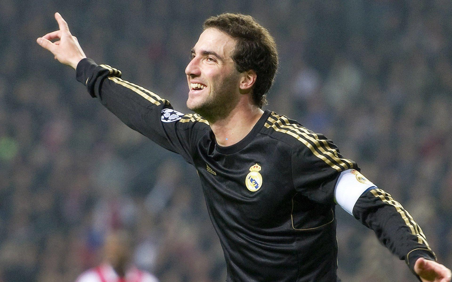 中国竞彩网首页官方_罗德里的强大力量引领曼城赢得关键战役，球迷沸腾庆祝胜利